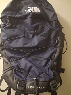 New North Face back pack Located in uptown Chicago.
