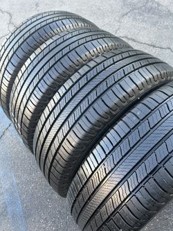 Selling Set Of Michelin 225/60/18