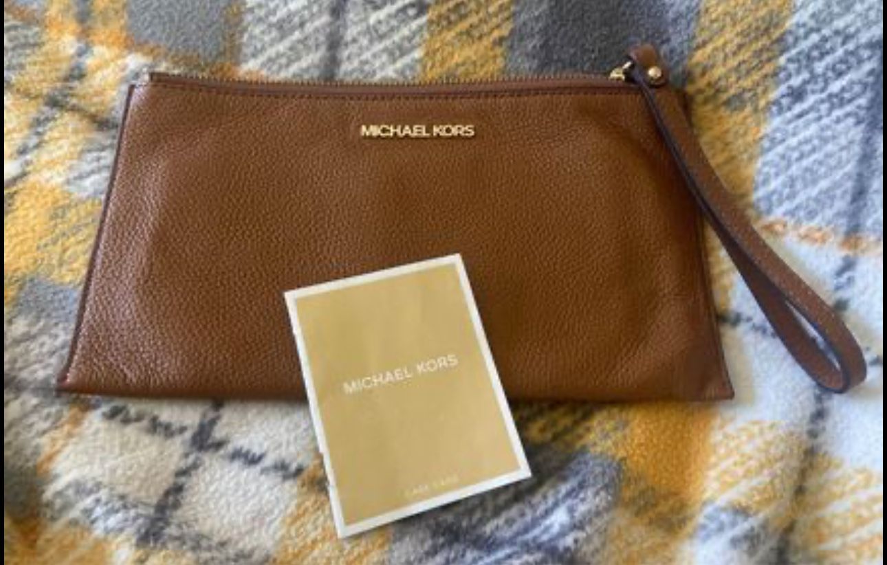 Michael Kors Large Wristlet Clutch NEW