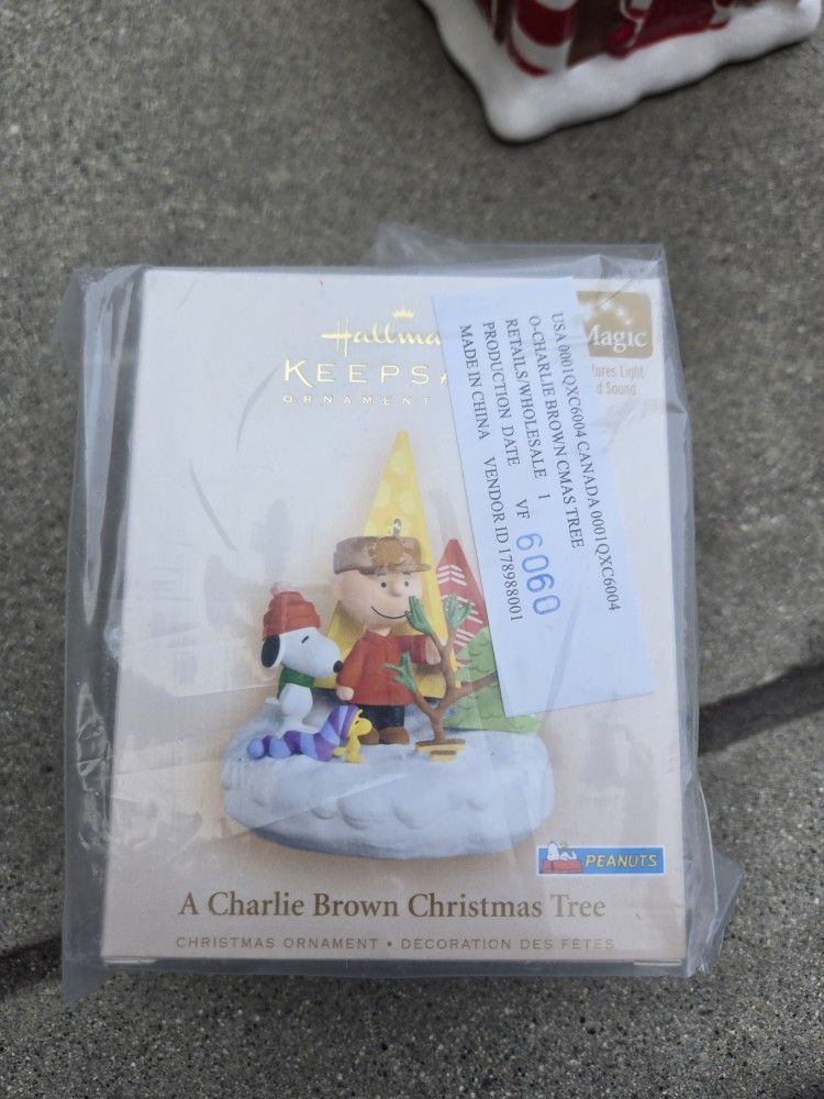 Charlie Brown Keepsake Ornament Hallmark