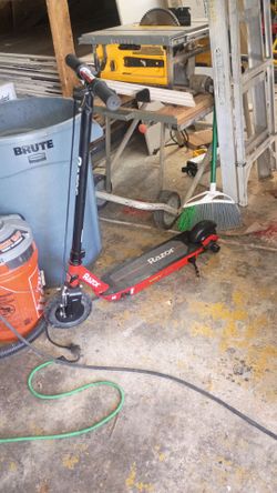 Razor electric scooter