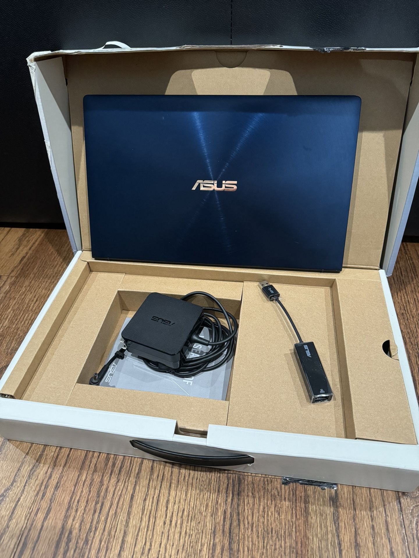 Asus Notebook 14” UX433F 16GB 