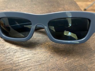 Gucci Shades on Hand