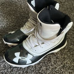 Under Armor Football Cleats Size 5.5