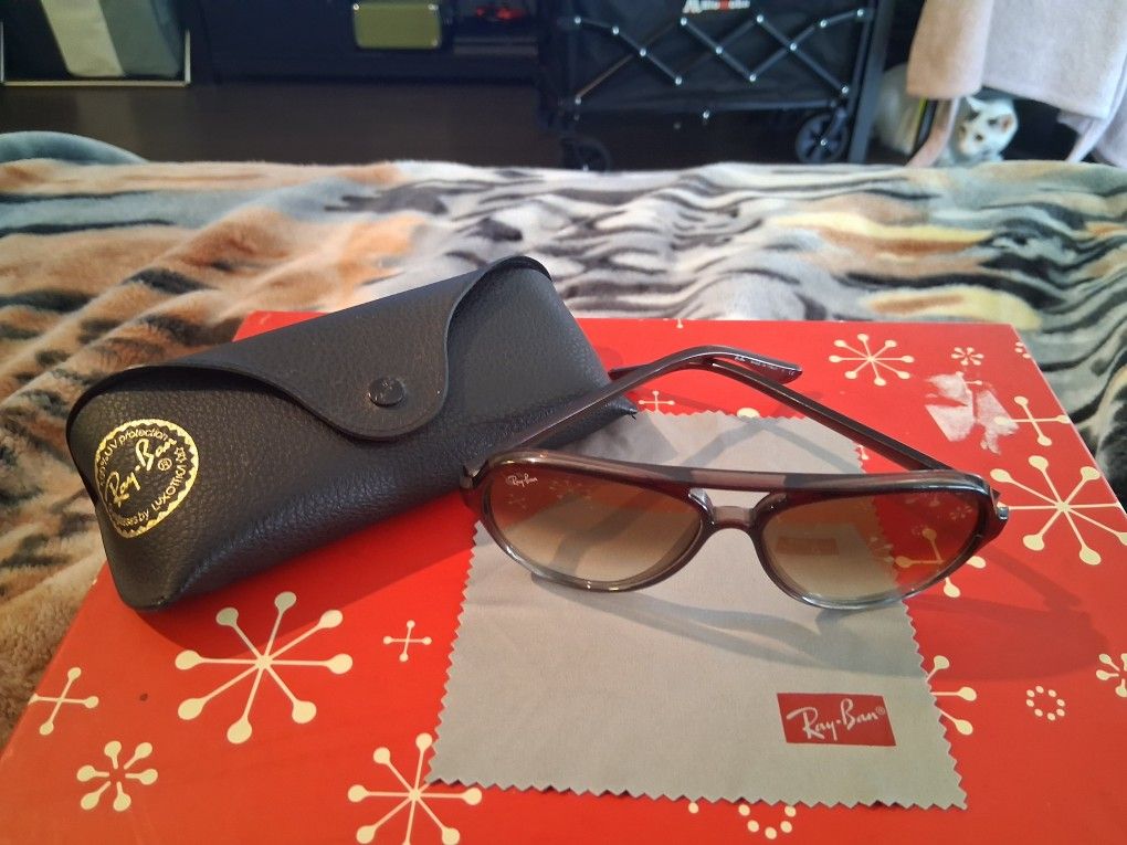 Ray-Ban Sunglasses 