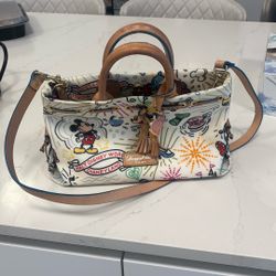 Tote bag with leather handles & trim 	•	Pattern: Walt Disney World / 