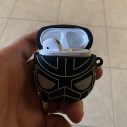 Air Pods With Charger Case And Left AirPod Only Everything Works And Authentic