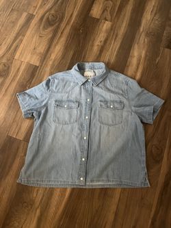 Lola River Light Denim T-Shirt Size Large