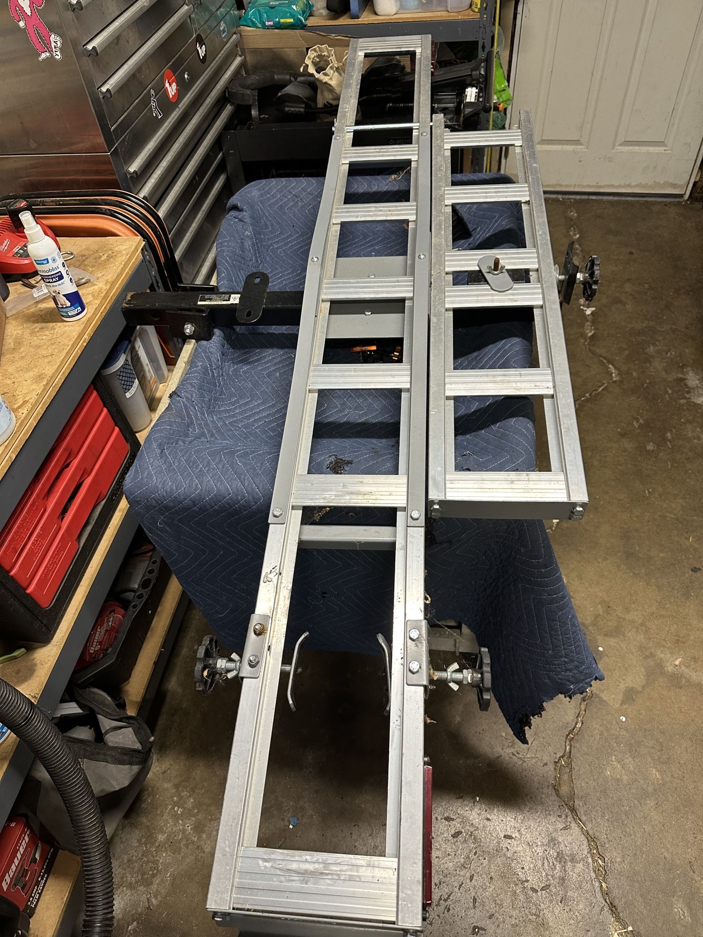Haul-Master 400 Ibs aluminum dirtbike carrier rack