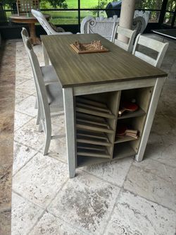 Bar top table with 4 bar top chairs / set