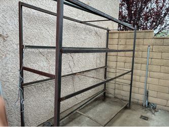 Free metal shelving