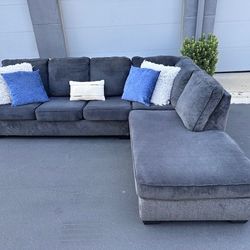 Beautiful Sectional Couch 