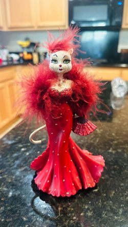 Glamour Cat Figurine in Red Gown