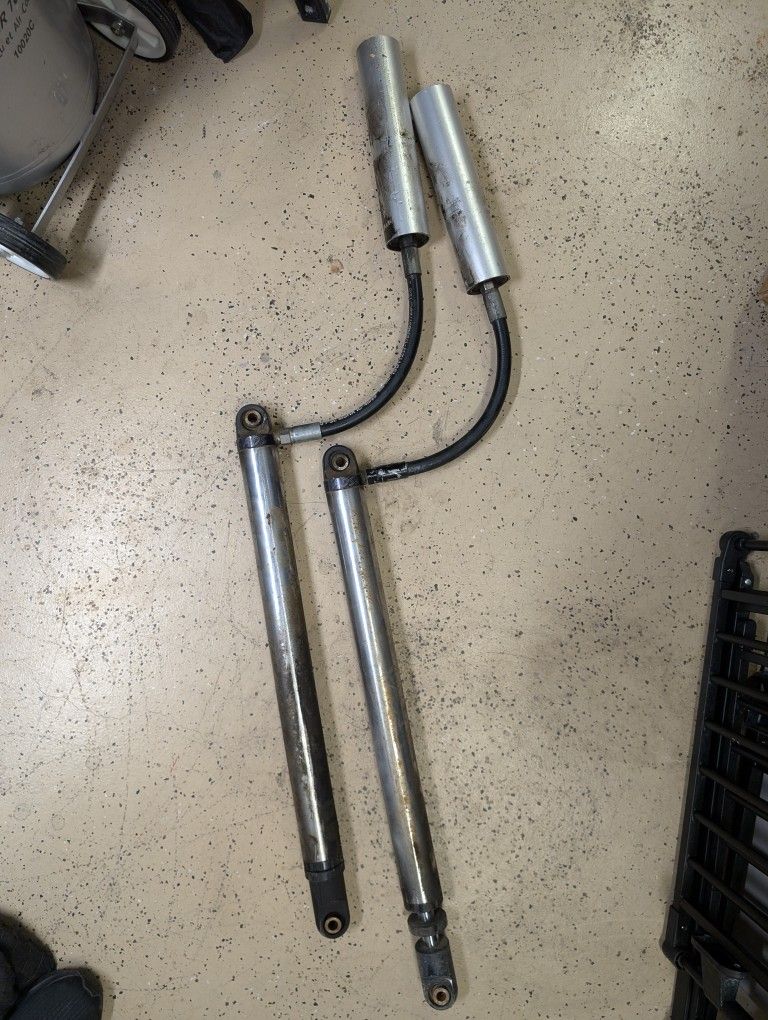ADS 2.125" X 16" Smooth Body Shock