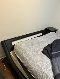 QUEEN BEDROOM SET
