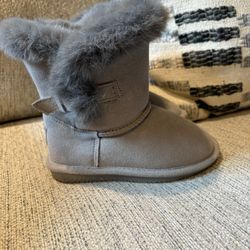 Girls Bear paw Brand Boots Size 11c