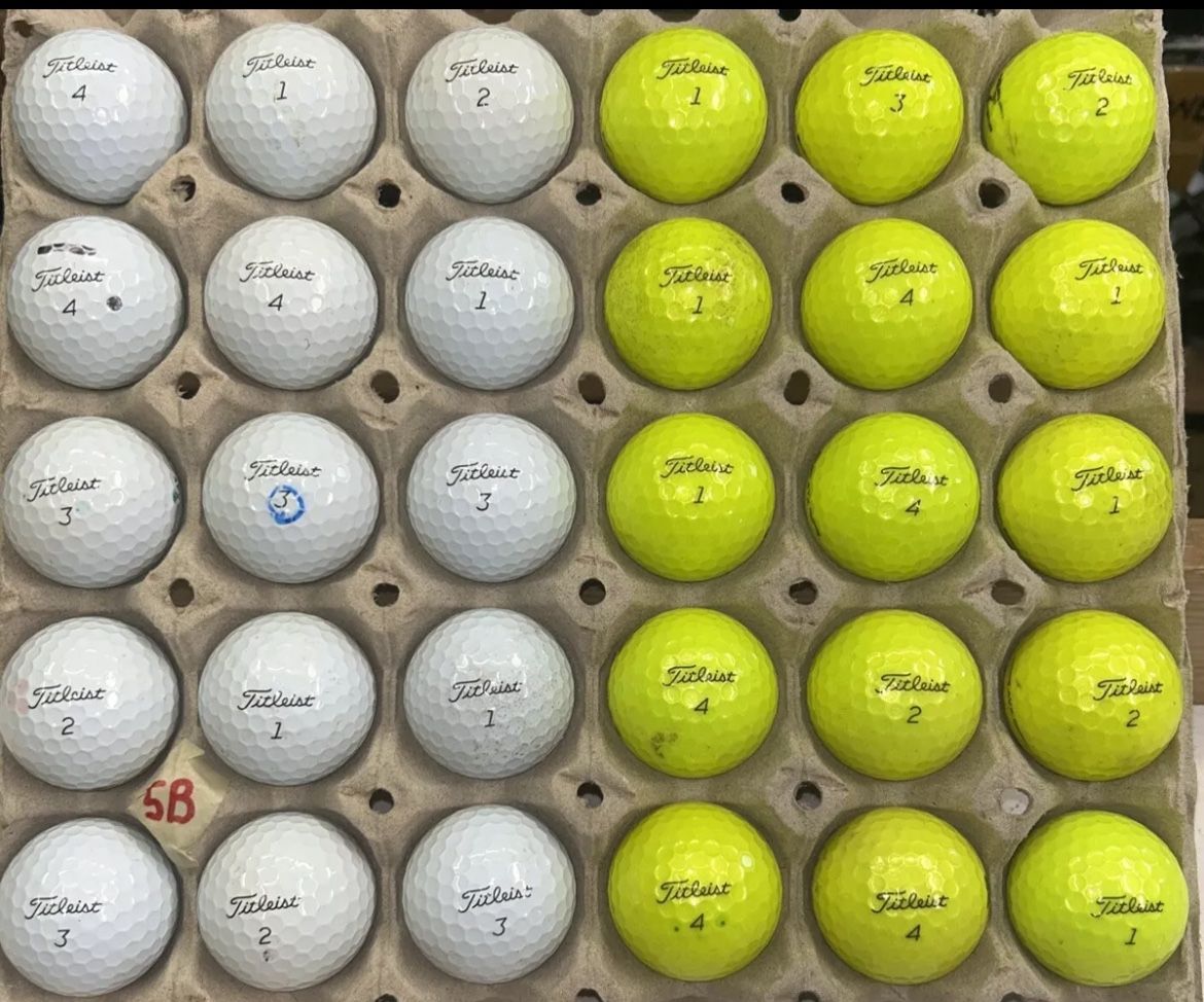 30 Titleist AVX Golf Balls 4/3a Lot B05
