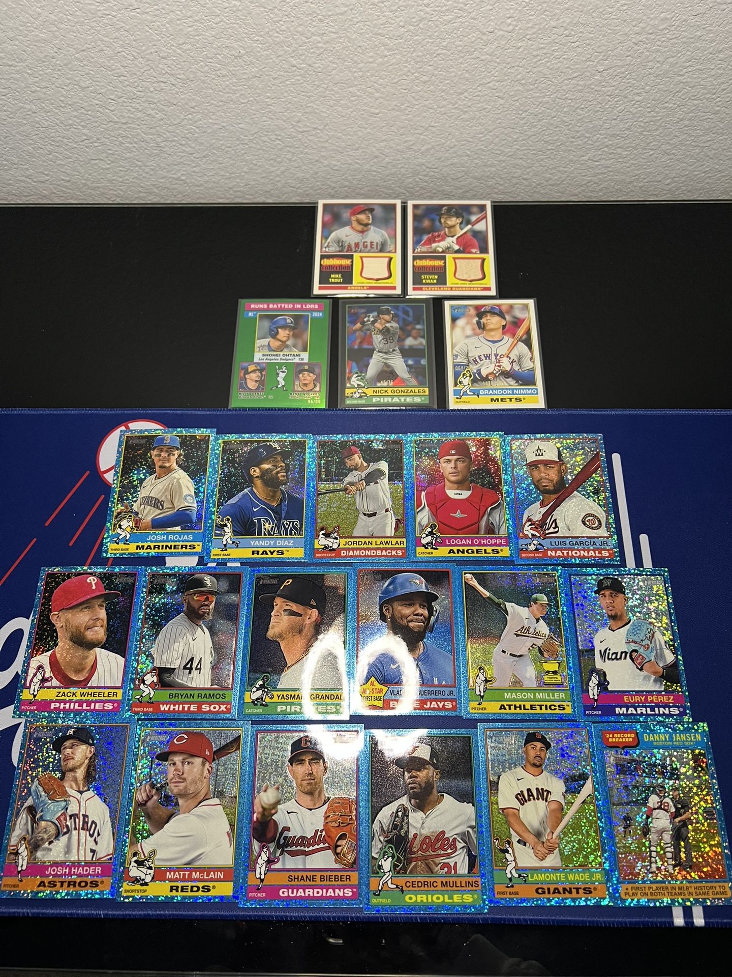 BASEBALL CARDS