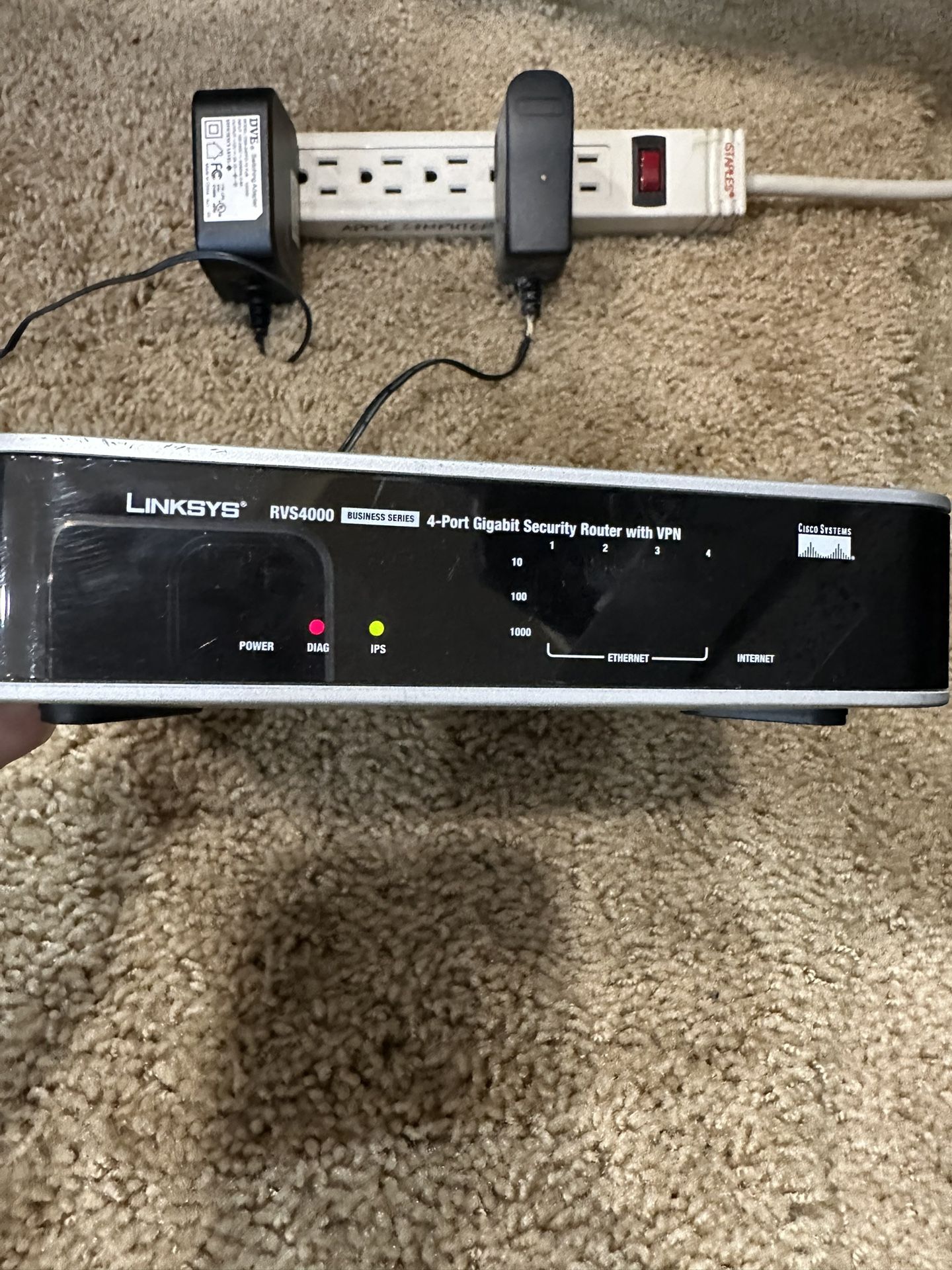 LINKSYS RVS4000 4-Port Gigabit Security Router with VPN