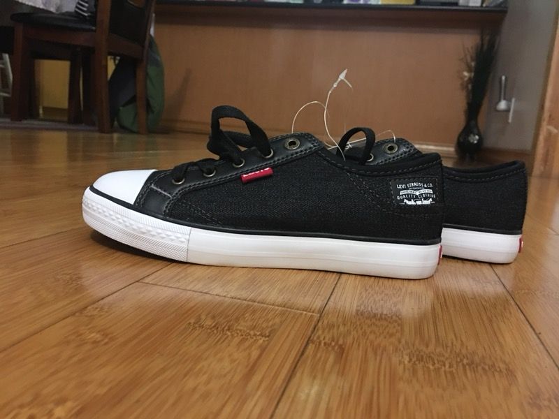 Boys Levi’s shoes