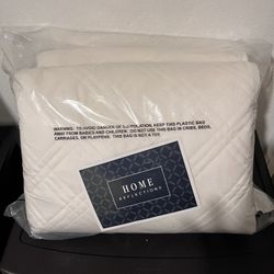 Home Reflections Sofa Cover