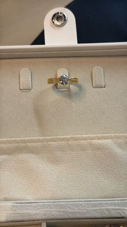 Beautiful moisinaite ring