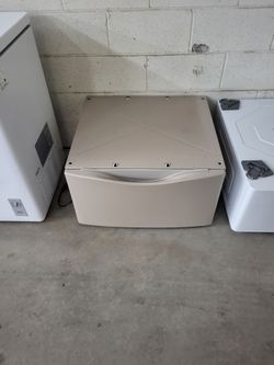Front Load Washer or Dryer Pedestal
