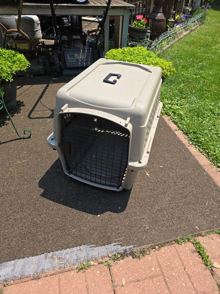 Medium Size Pet Taxi/Crate