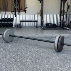 1” Barbell with (4) 10lb Weight Plates! Great for home gym! 
