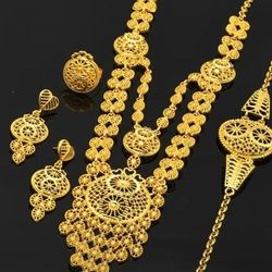 5 PIECES 22K GOLD PLATED JEWELRY SET ♥️DOWNSIZING & PRICE HAS BEEN REDUCED!!