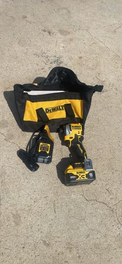DEWALT ATOMIC 20V MAX Lithium-Ion Cordless 1/4 in. Brushless Impact Driver Kit, 5 Ah Battery, Charger, and Bag