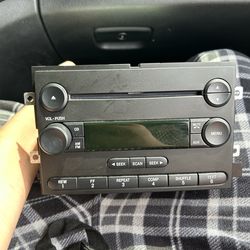 OEM Ford AM/FM CD Radio w/ AUX – Factory Stereo (Focus / Fusion / Escape 2005–2010)