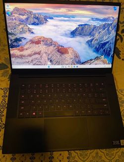 Razer Blade 15 Gaming Laptop - 17 / RTX 3070 / 16GB RAM