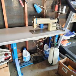 Consew 230 Industrial Sewing Machine 