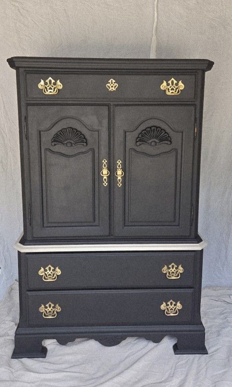 Solid Wood dresser/Chest KINCAID!!!!