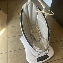 4Moms Mamaroo Baby Swing