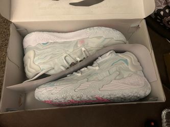 Mens Size 9 Lamelo Brand New 