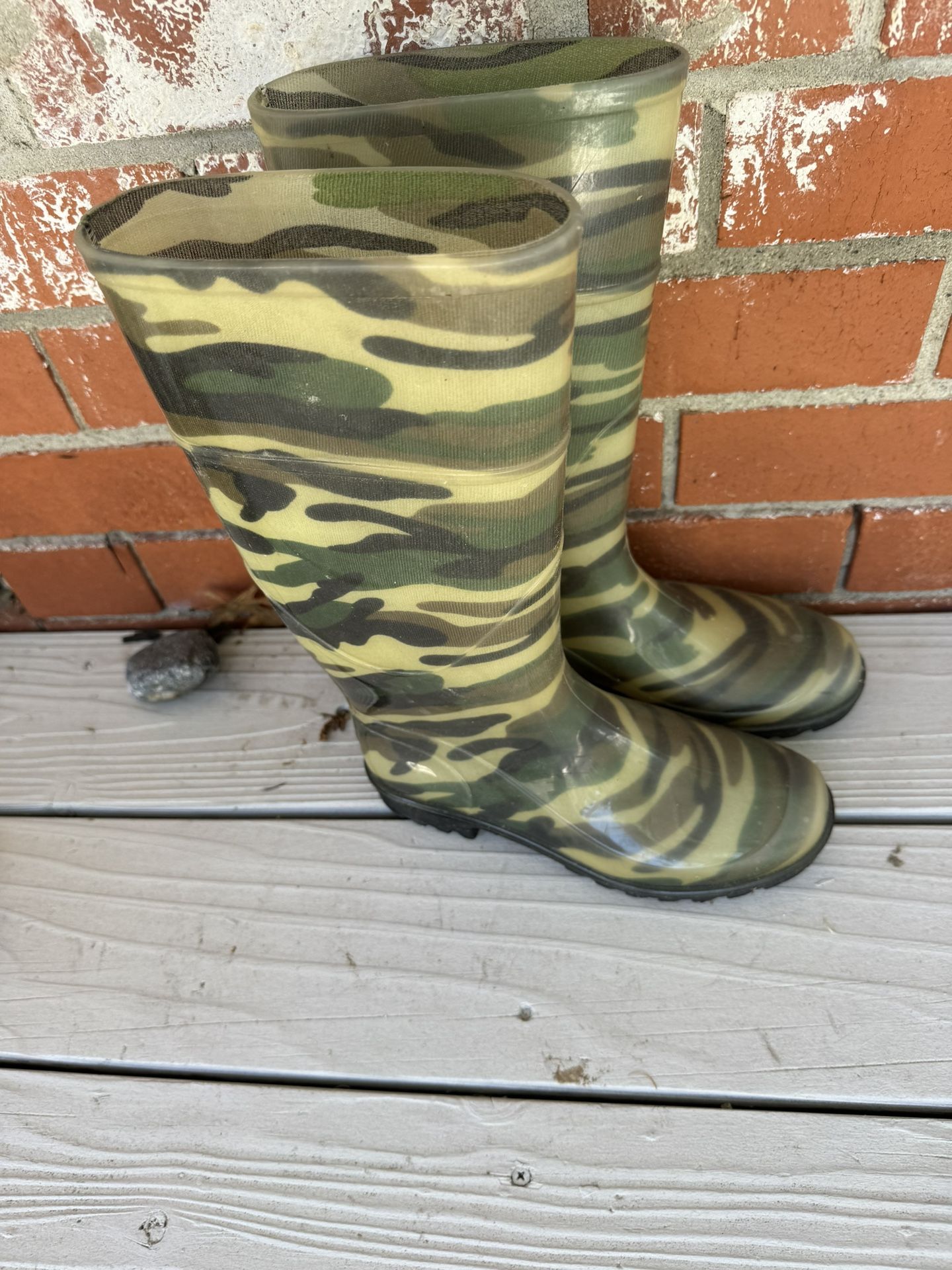 Rain Boots Size 5