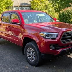 2017 Tacoma Truck Exceptionally Low Milage I'll