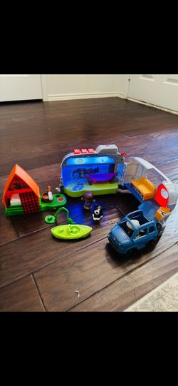 Fisher Price Little People Light-up Learning Camper