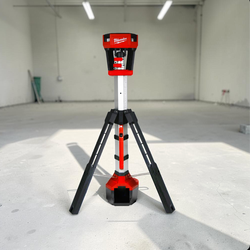 Milwaukee
M18 Rocket Dual Power Tower Light Dual Power (Tool-Only)