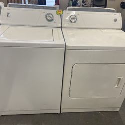 WHIRLPOOL WASHER AND DRYER SET 