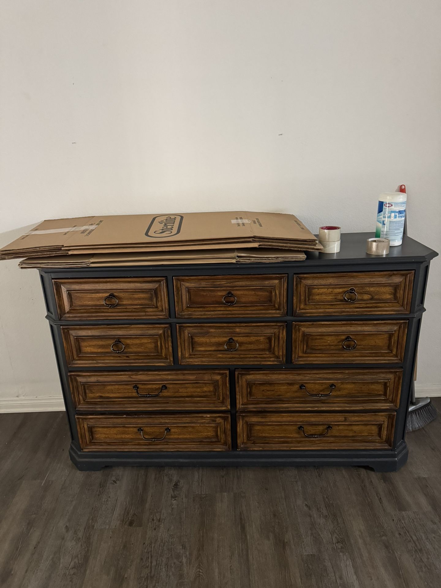 Dresser