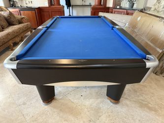 Pool Table 9ft Brunswick ( Free Delivery & Set Up & New Color Felt Of Your Choice