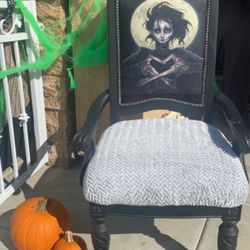 Edward Scissor Hands Chair 