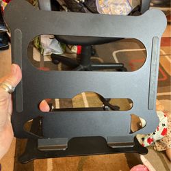 Adjustable tablet holder