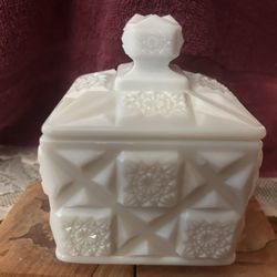 Westmoreland Old Quilt Square Box Milk Glass Candy Trinket Dish with Lid