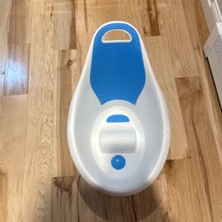 Munchkin Sit and Soak Baby Bath Tub, 0-12 Months, White 