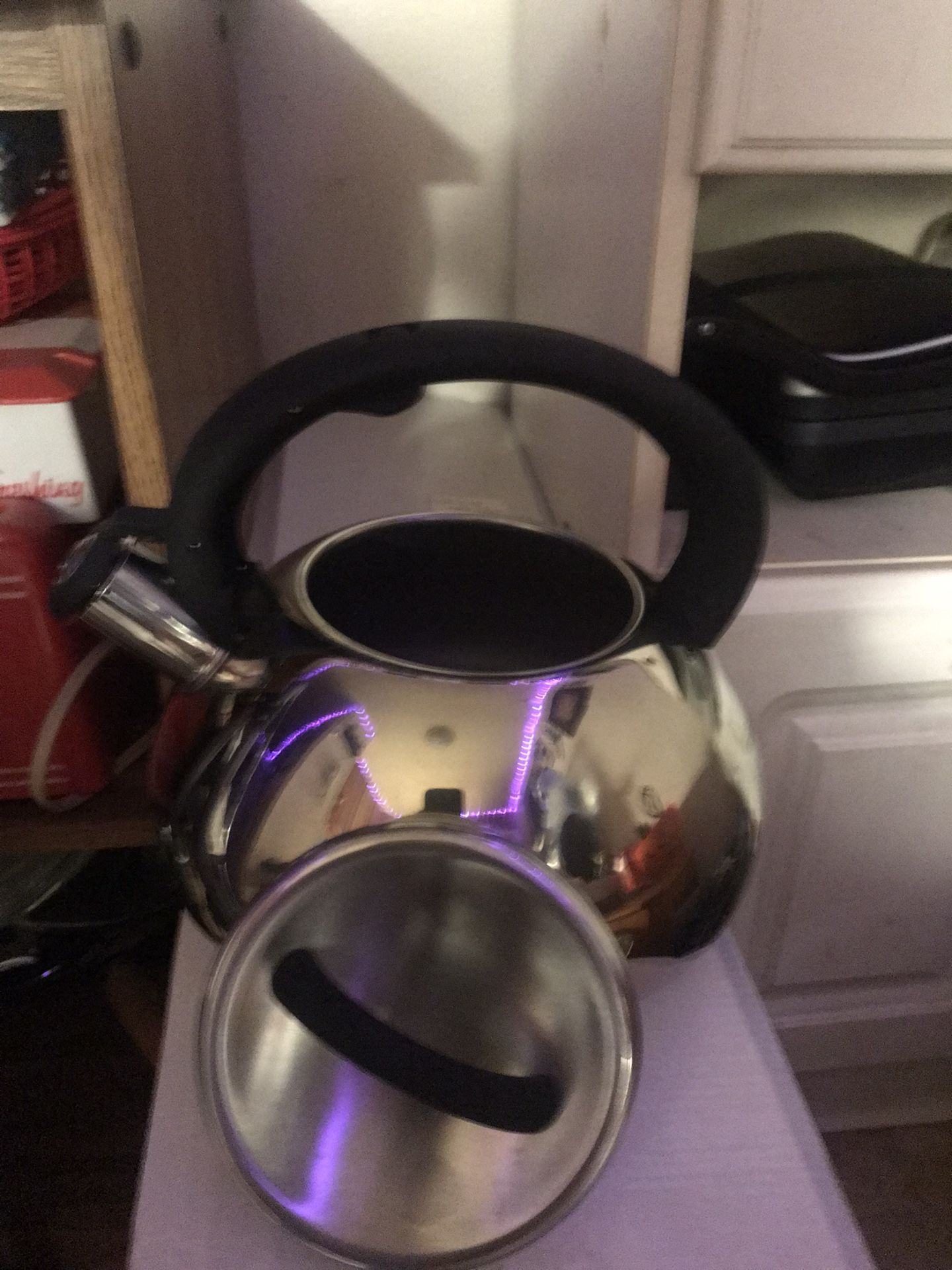 STAINLESS STEEL KETTLE NEVER USED! $10