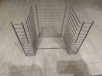 Chunky puzzle rack shelf